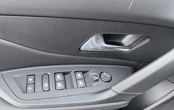 peugeot-308-1-2-puretech-130ch-s-s-gt-eat8 - 109794686
