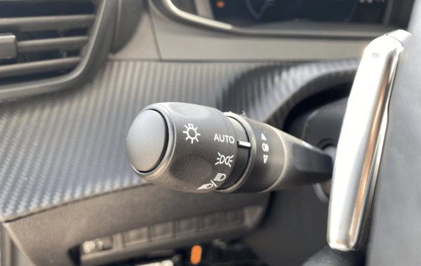 peugeot-2008-1-2-puretech-130ch-s-s-allure-eat8 - 116334686