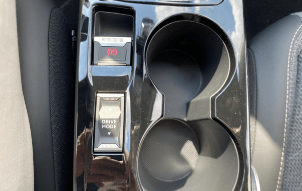 peugeot-2008-1-2-puretech-130ch-s-s-allure-eat8 - 116334686