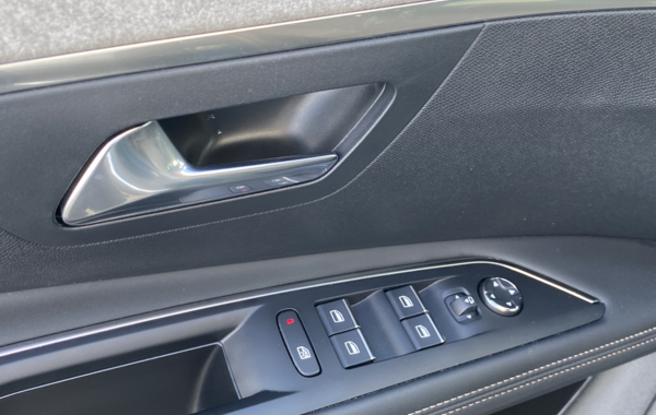 peugeot-3008-1-2-puretech-130ch-s-s-gt-eat8 - 117244686