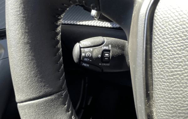peugeot-2008-1-5-bluehdi-130ch-s-s-allure-eat8 - 144164686