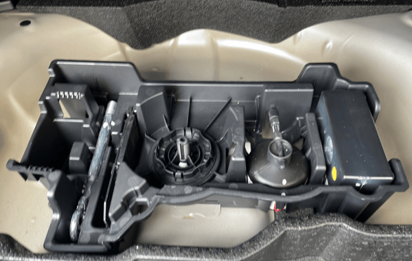 peugeot-2008-1-2-puretech-130ch-s-s-gt-eat8 - 147294686