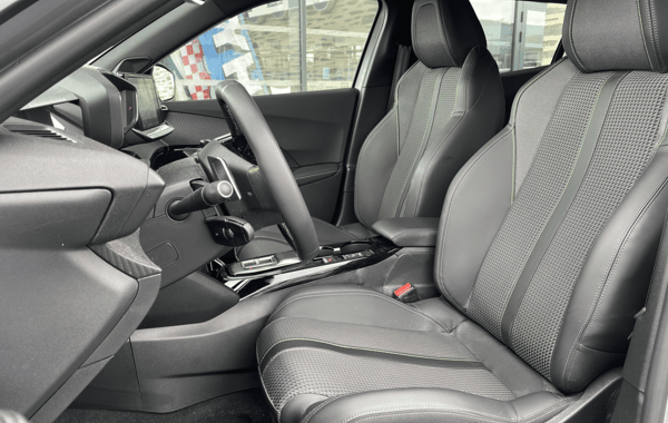 peugeot-2008-1-2-puretech-130ch-s-s-gt-eat8 - 147294686