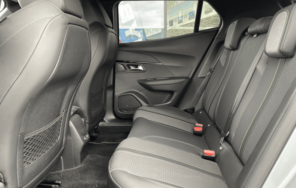 peugeot-2008-1-2-puretech-130ch-s-s-gt-eat8 - 147294686