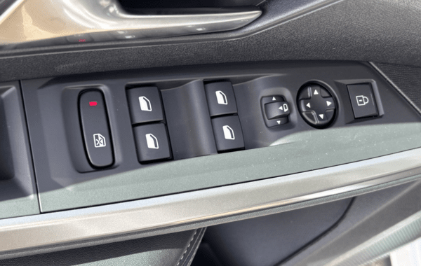 peugeot-5008-hybrid-145ch-allure-e-dcs6 - 148584686