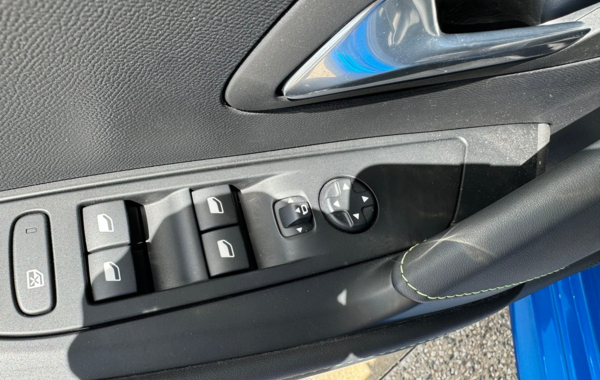 peugeot-208-1-2-puretech-130ch-s-s-gt-eat8 - 150104686