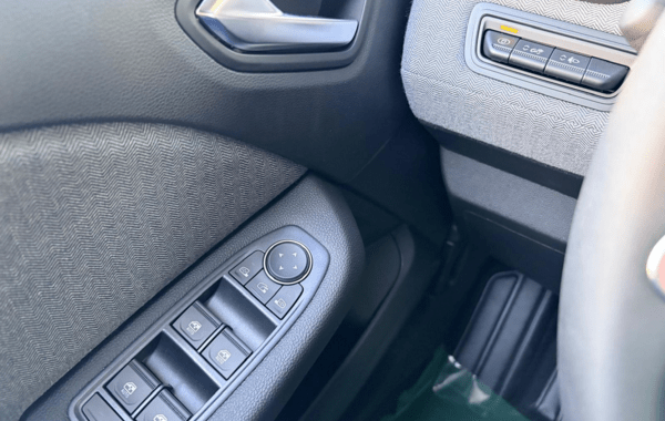 renault-clio-v-1-0-tce-90ch-techno-25 - 151574686