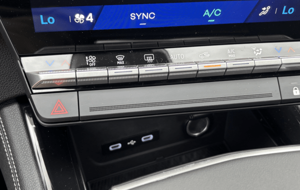 renault-austral-1-2-e-tech-full-hybrid-200ch-techno-25 - 151864686