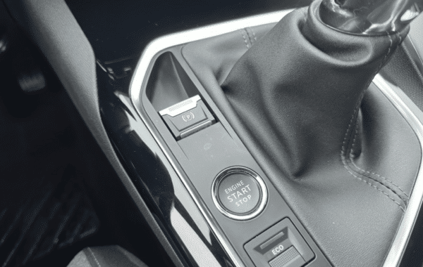peugeot-3008-1-2-puretech-130ch-s-s-active-pack - 153964686