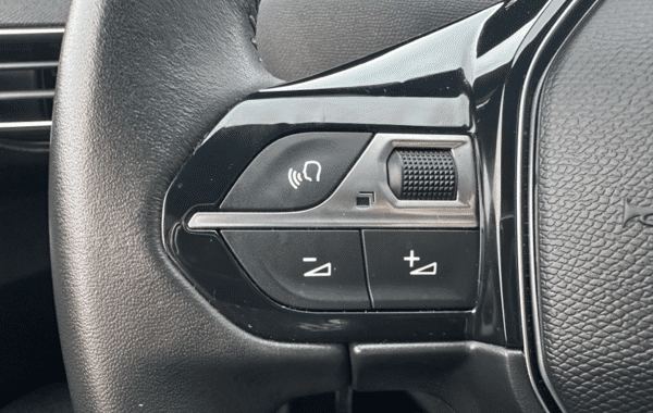 peugeot-3008-1-2-puretech-130ch-s-s-active-pack - 153964686