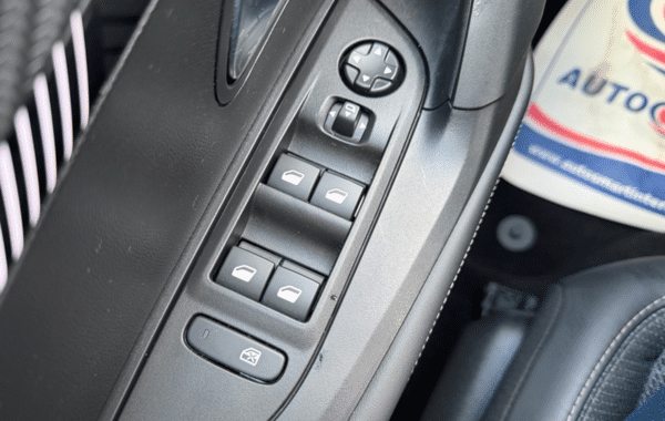 peugeot-2008-1-2-hybrid-145ch-allure-e-dcs6 - 159184686