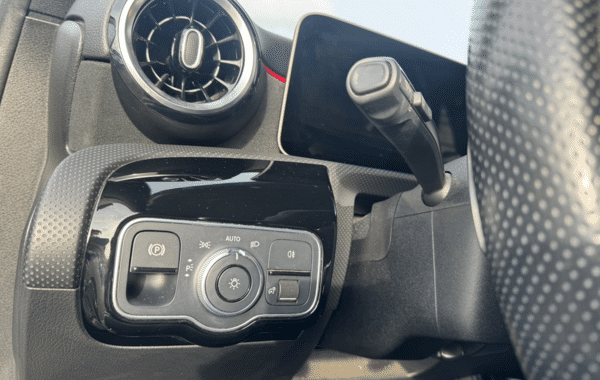mercedes-classe-a-200-d-150ch-amg-line-8g-dct - 161204686