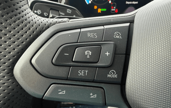 volkswagen-t-roc-1-5-etsi-150ch-r-line-dsg7 - 162084686