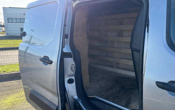 citroen-berlingo-van-m-1000kg-bluehdi-130-s-s-club-eat8 - 164424686