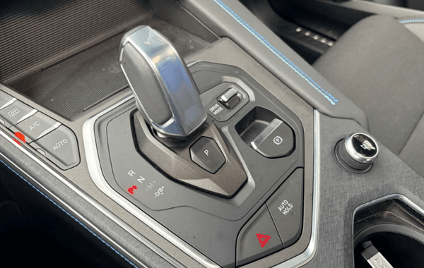 lynk-co-01-1-5-phev-261ch-dcth-7 - 165054686