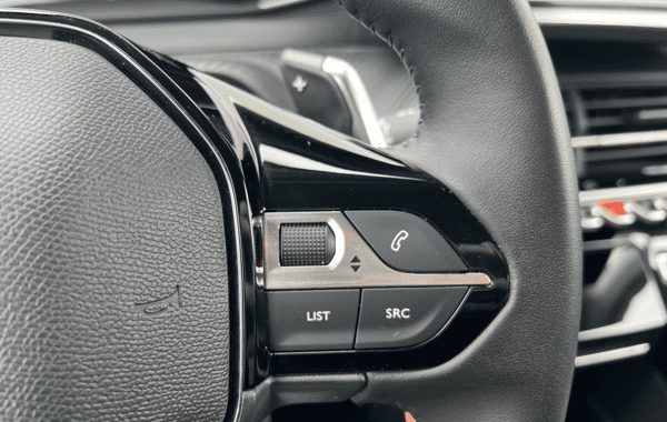 peugeot-208-1-2-hybrid-110ch-allure-e-dcs6 - 165744686