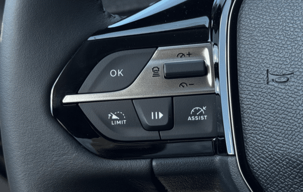 peugeot-308-1-5-bluehdi-130ch-s-s-allure-eat8 - 166814686