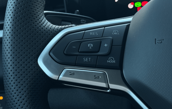 volkswagen-t-roc-1-5-etsi-150ch-r-line-dsg7 - 167434686