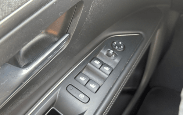peugeot-5008-1-5-bluehdi-130ch-e6-c-allure-business-s-s - 167904686