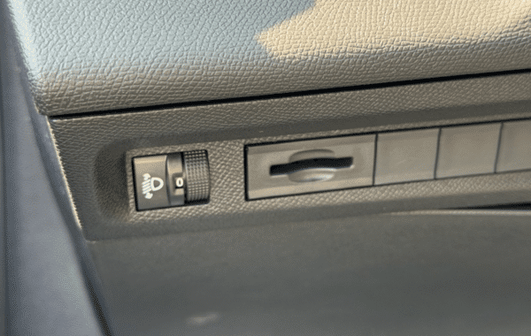 peugeot-308-sw-1-5-bluehdi-130ch-s-s-allure-eat8 - 169894686