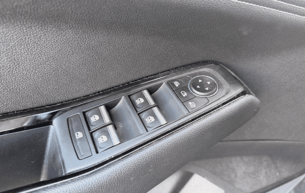 renault-austral-1-3-tce-mild-hybrid-160ch-techno-auto-24 - 170464686