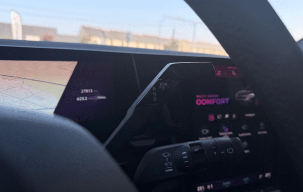 renault-austral-1-3-tce-mild-hybrid-160ch-techno-auto-24 - 170464686