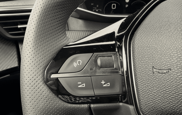 peugeot-2008-1-2-hybrid-145ch-gt-exclusive-e-dcs6 - 171724686
