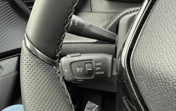 peugeot-2008-1-2-hybrid-145ch-gt-exclusive-e-dcs6 - 171724686