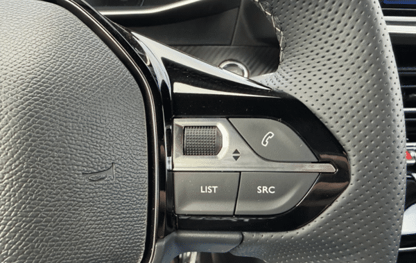 peugeot-2008-1-2-hybrid-145ch-gt-exclusive-e-dcs6 - 171724686