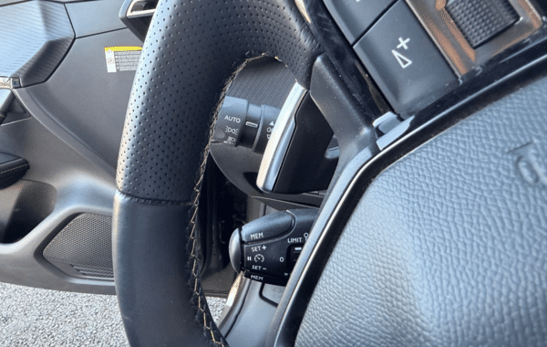 peugeot-208-1-2-puretech-100ch-s-s-gt-eat8 - 171884686