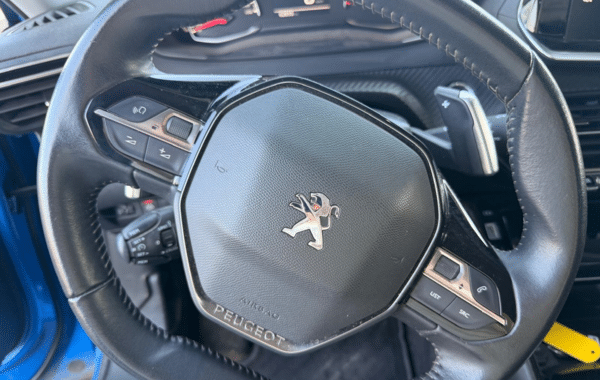 peugeot-2008-1-2-puretech-130ch-s-s-allure-eat8 - 172174686
