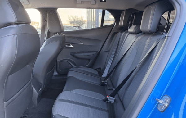 peugeot-2008-1-2-puretech-130ch-s-s-allure-eat8 - 172174686