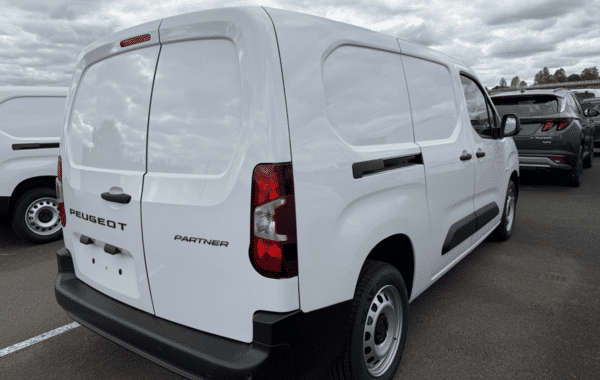 peugeot-partner-xl-diesel-130ch-automatique - 172464686