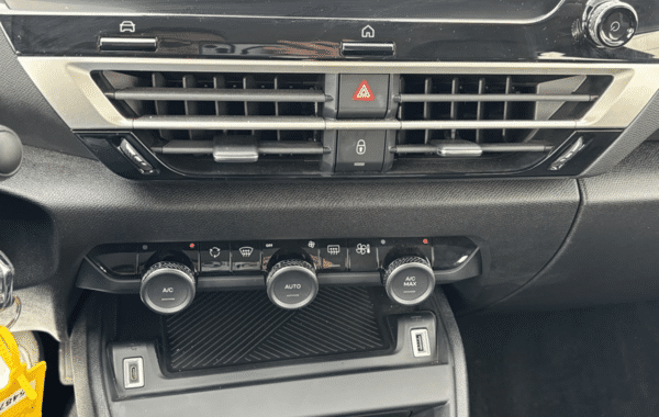 citroen-c4-1-2-hybride-145ch-plus-e-dcs6 - 173244686