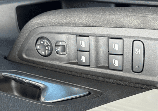 citroen-c4-1-2-hybride-145ch-plus-e-dcs6 - 173244686