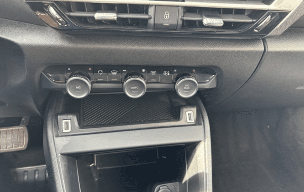 citroen-c4-1-2-hybride-145ch-plus-e-dcs6 - 173254686