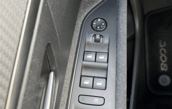 peugeot-3008-1-5-bluehdi-130ch-s-s-active-business-eat8 - 173454686