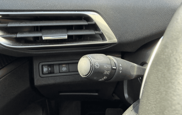 peugeot-3008-1-5-bluehdi-130ch-s-s-active-business-eat8 - 173454686