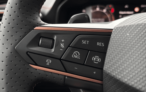 cupra-formentor-1-5-etsi-hybrid-150ch-v-dsg7 - 173514686