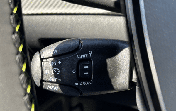 peugeot-2008-1-2-hybrid-145ch-gt-e-dcs6 - 173604686