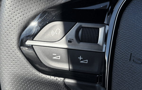peugeot-2008-1-2-hybrid-145ch-gt-e-dcs6 - 173604686