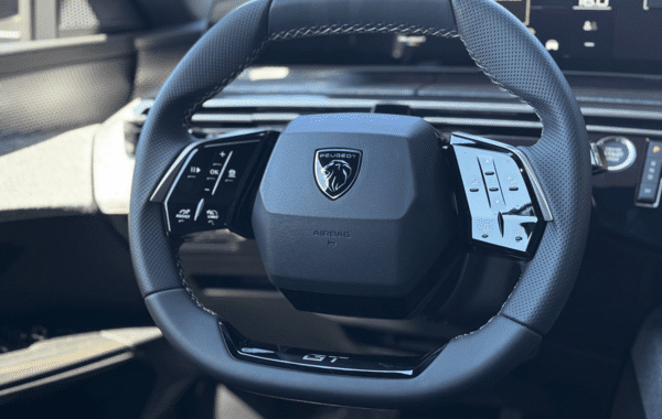 peugeot-5008-hybrid-145ch-gt-e-dcs6 - 173614686