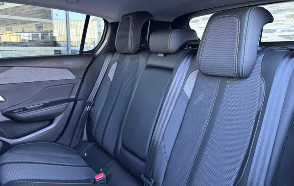 peugeot-308-1-5-bluehdi-130ch-s-s-allure-eat8 - 173774686