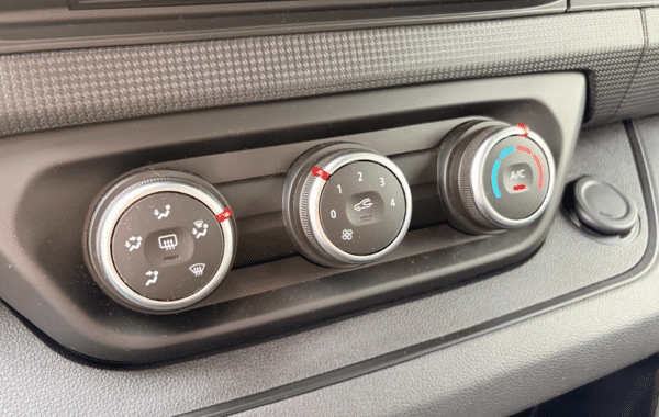 renault-trafic-iii-fg-l1h1-2t8-2-0-blue-dci-110ch-confort - 175124686