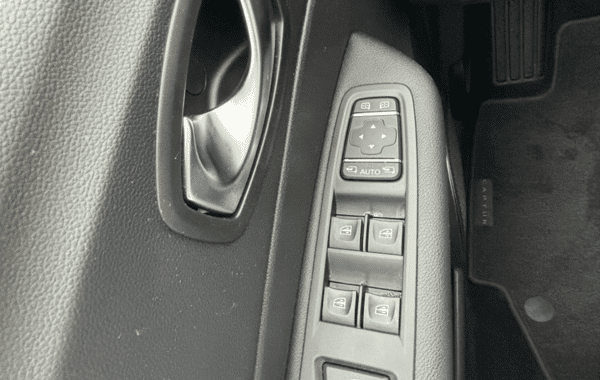 renault-captur-1-5-dci-90ch-energy-intens-edc - 176374686