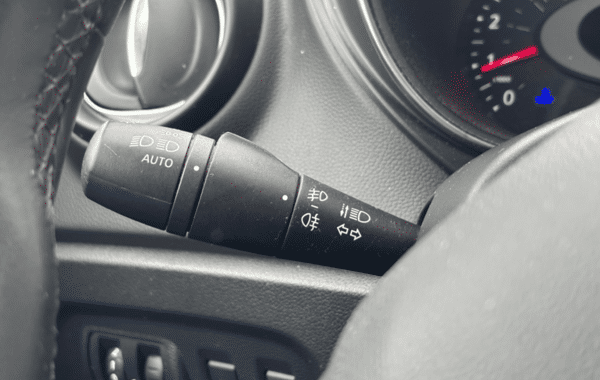 renault-captur-1-5-dci-90ch-energy-intens-edc - 176374686