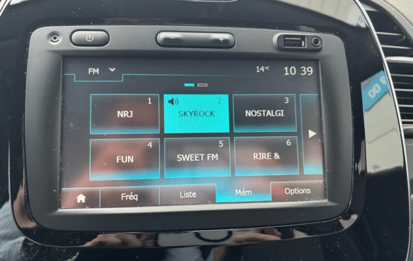 renault-captur-1-5-dci-90ch-energy-intens-edc - 176374686