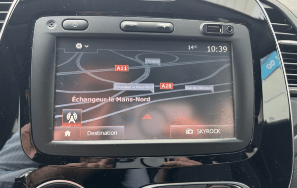 renault-captur-1-5-dci-90ch-energy-intens-edc - 176374686