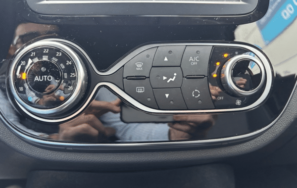 renault-captur-1-5-dci-90ch-energy-intens-edc - 176374686
