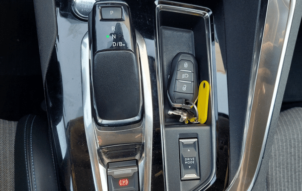 peugeot-3008-hybrid-225ch-allure-pack-e-eat8 - 86454686